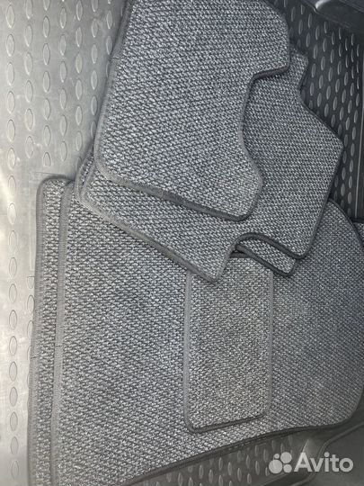 Автомобильные коврики текстильные