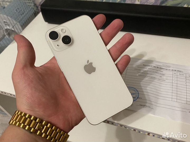 Телефон iPhone 14