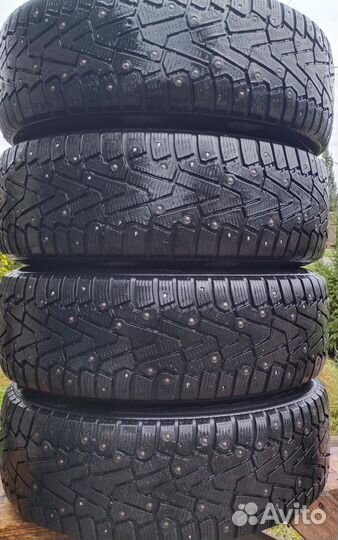 Pirelli Ice Zero 215/65 R16