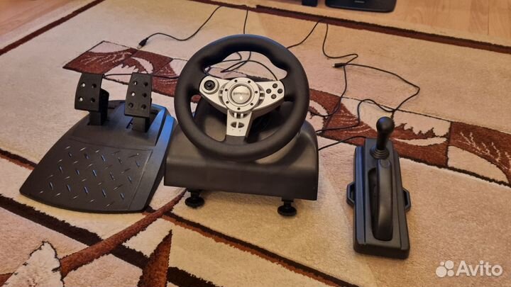 Игровой руль с педалями и коробкой передач