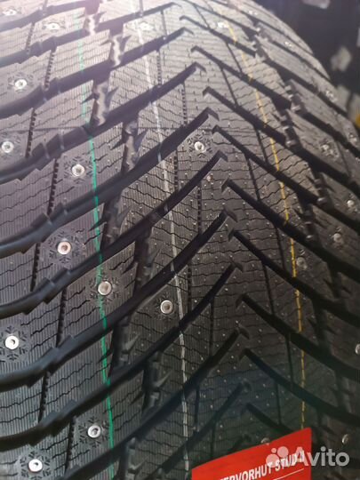 iLink Wintervorhut Stud II 215/50 R17