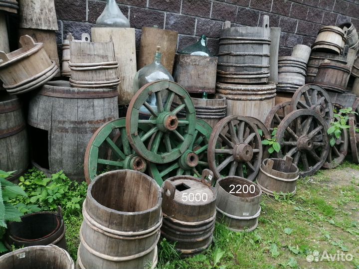 Старинная бочка, деревянная кадка, ведерко