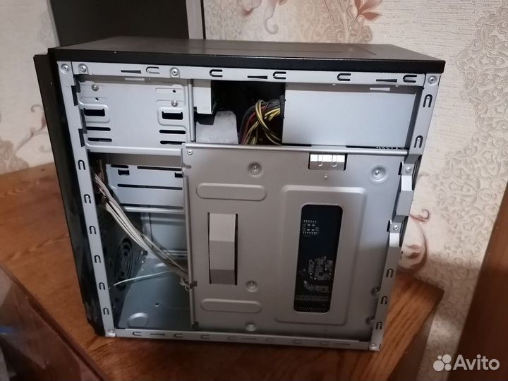 Компьютер: системный блок, монитор, клавиатура