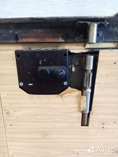 Железная металлическая дверь бу