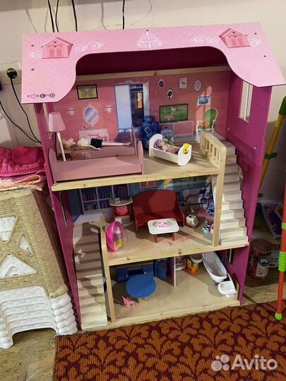 Кукольный домик с мебелью