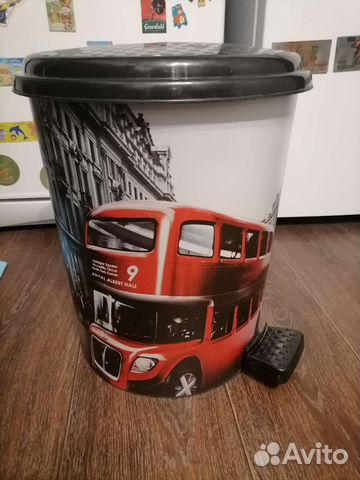 Мусорное ведро с педалью