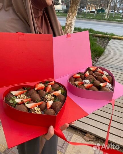 Клубника в шоколаде букеты