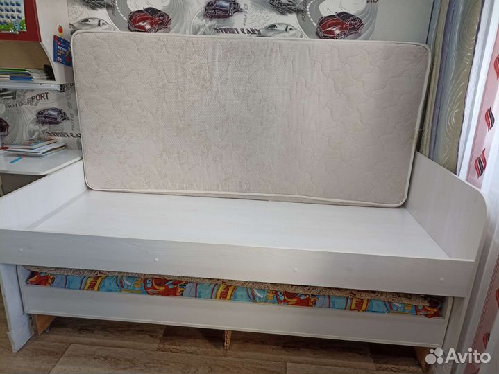 Двухъярусная кровать бу с матрасами