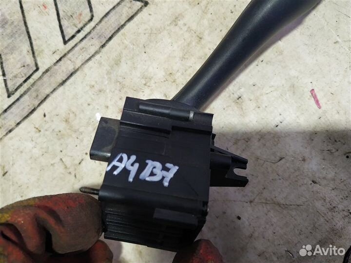Подрулевой переключатель правый Audi A4 B7 2.0 BWE