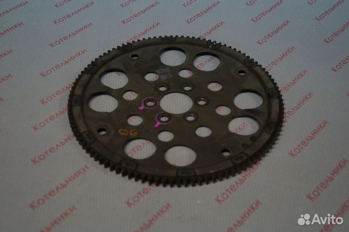 Nissan 12331-78A10 Маховик