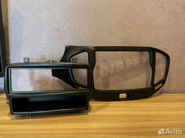 Пластик магнитолы на весту