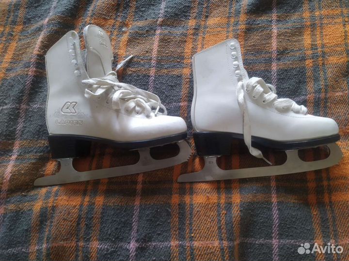 Коньки фигурные детские 33 размер