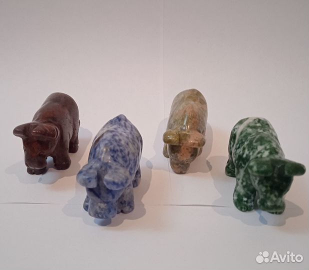 Фигурки из натурального камня