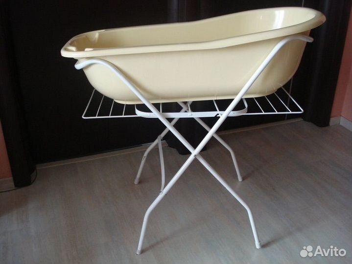 Ванночка для купания с подставкой