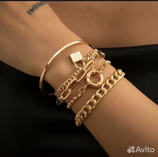 Браслеты в ассортименте