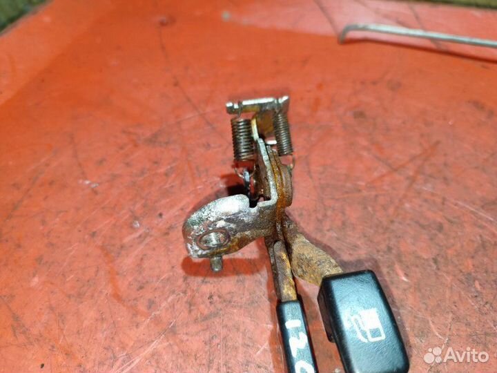 Ручка открывания багажника и бака Mitsubishi