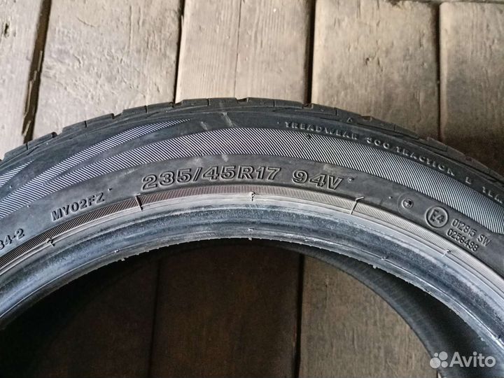 Bridgestone MY-02 Sporty Style 235/45 R17 94V