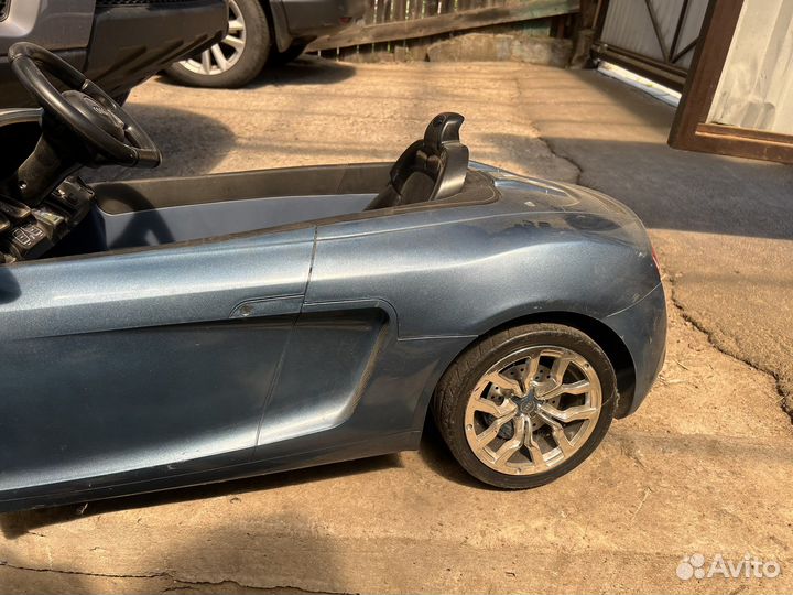 Детский электромобиль