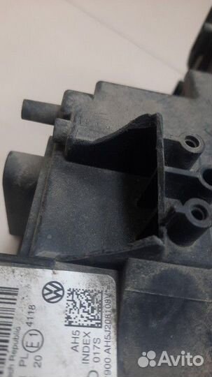 Фара правая Volkswagen Tiguan