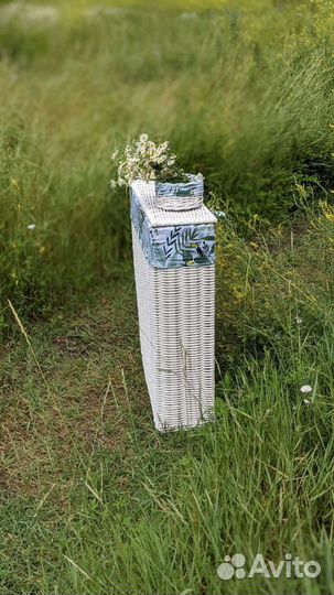 Узкая корзина для белья