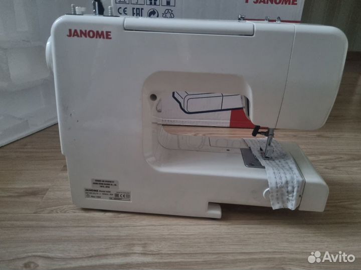 Швейная машинка Janome 4400