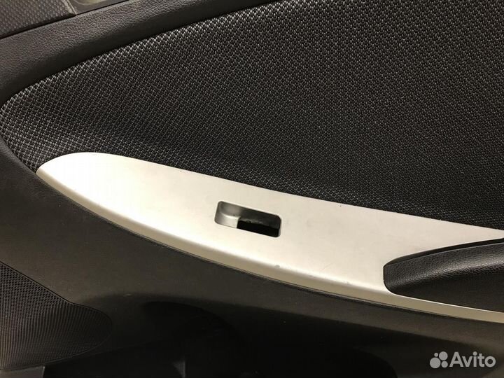 Обшивка двери передней правой Solaris 2010-2017