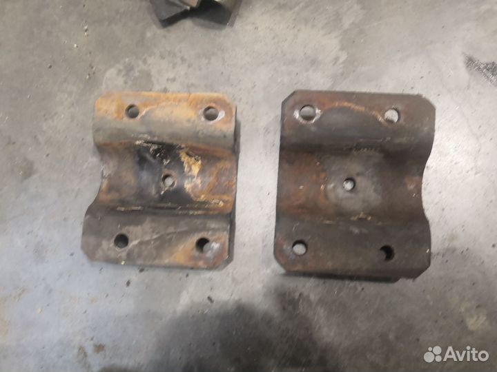 Кронштейн держателя заднего крыла камаз 5490