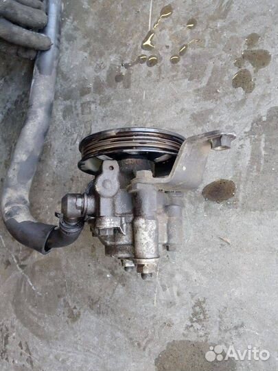 Насос гидроусилителя руля Toyota Alphard MNH15W