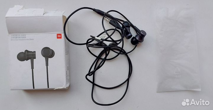 Наушники Xiaomi Mi In-Ear Headphones Basic