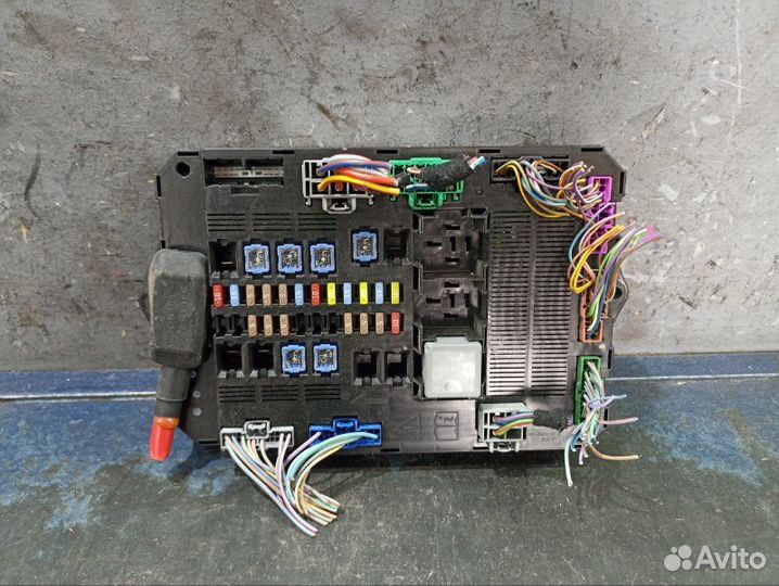 Блок предохранителей Jaguar Xf X250