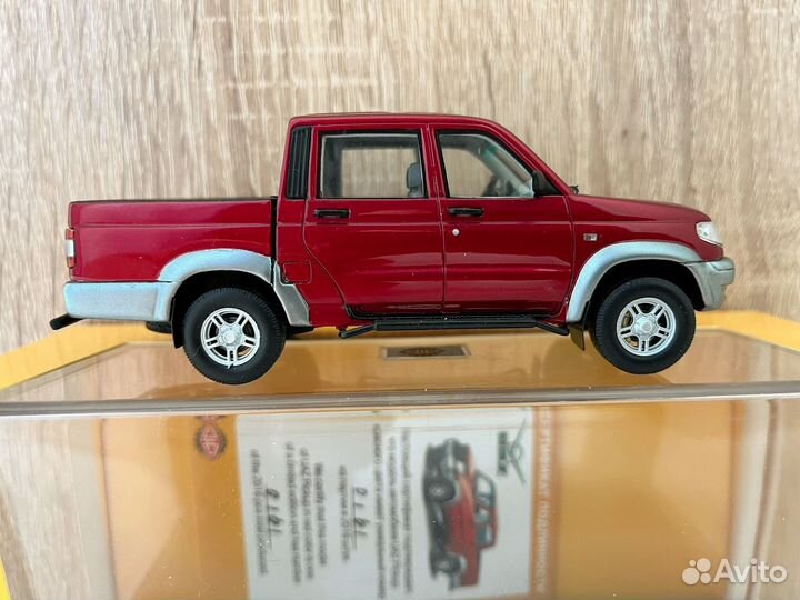 Модель автомобиля УАЗ пикап, масштаб 1/43