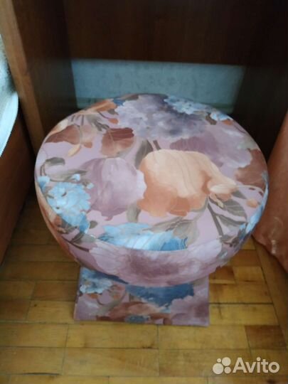 Банкетка пуфик для туалетного столика