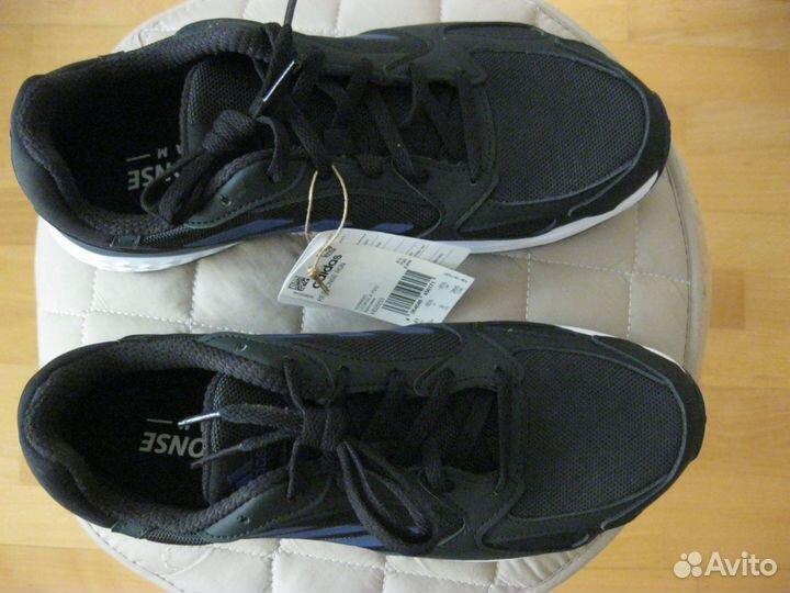 Кроссовки adidas response