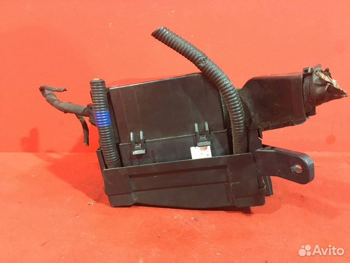 Блок предохранителей под капот Kia Venga хетчбэк