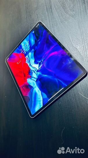 Почти новый iPad Pro 12,9 Wi-Fi + Cellular
