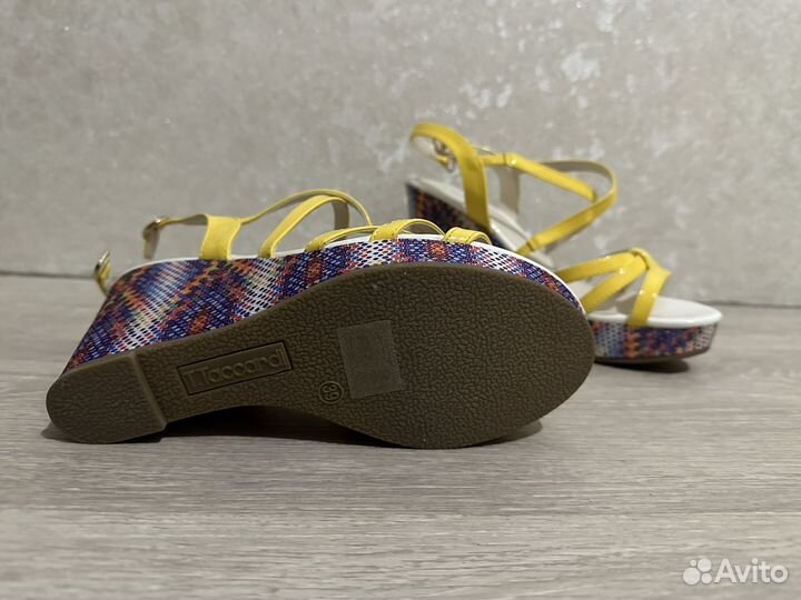 Босоножки женские 39 размер