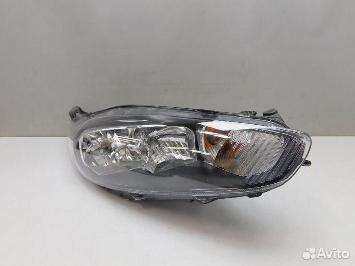 Фара правая Ford Fiesta