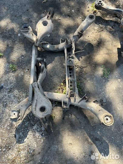 Подрамник задний Мерседес w140