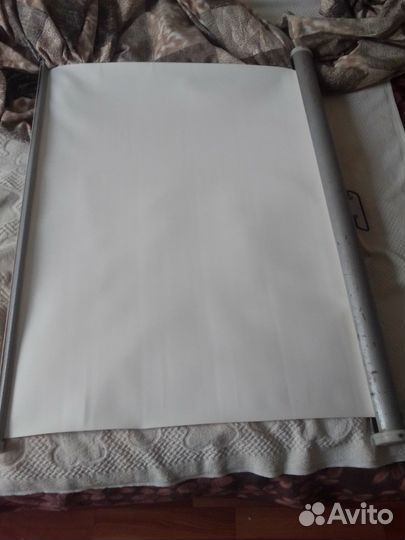 Экран настенный