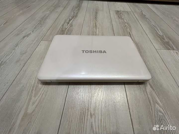 Toshiba satellite C850(core I3+radeon 1GB+SSD 512)