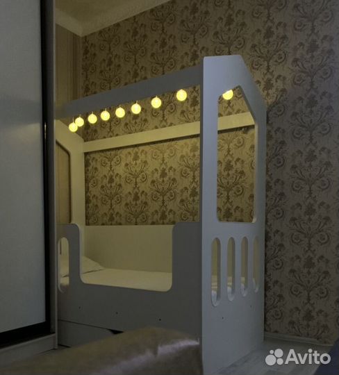 Детская кровать домик с матрасом 180/60