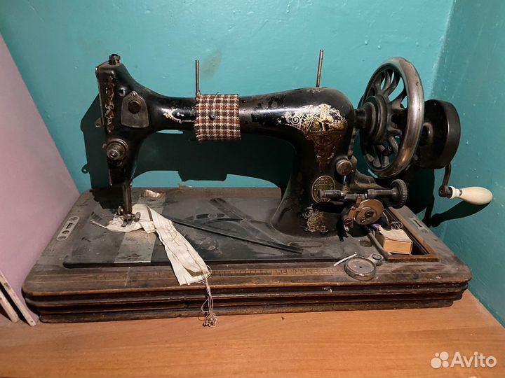 Швейная машинка zinger