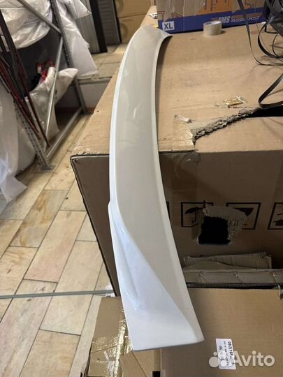 Спойлер Land Cruiser 200 07-15 белый 070