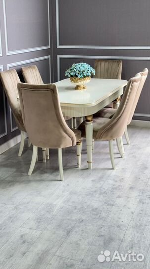 Стол и стулья