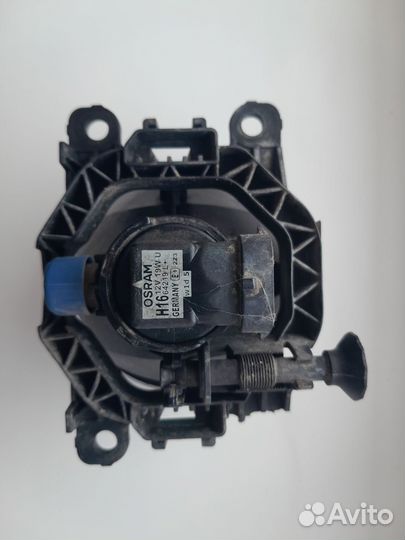 Противотуманная фара правая веста