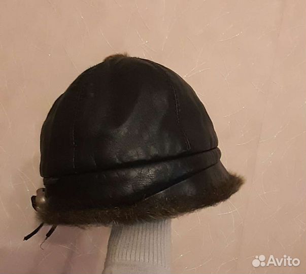 Шапки меховые и шарф