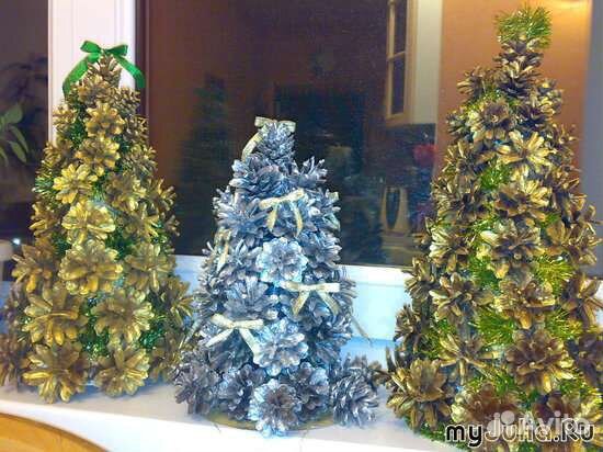 Ёлки из шишек
