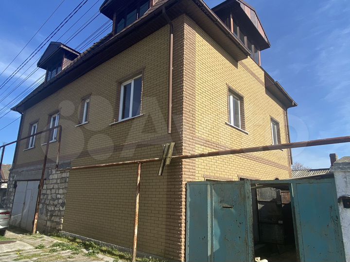 Дом 295 м² на участке 5,4 сот.