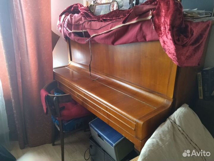 Пианино Красный Октябрь