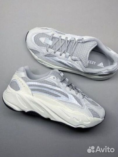 Кроссовки adidas yeezy boost 700